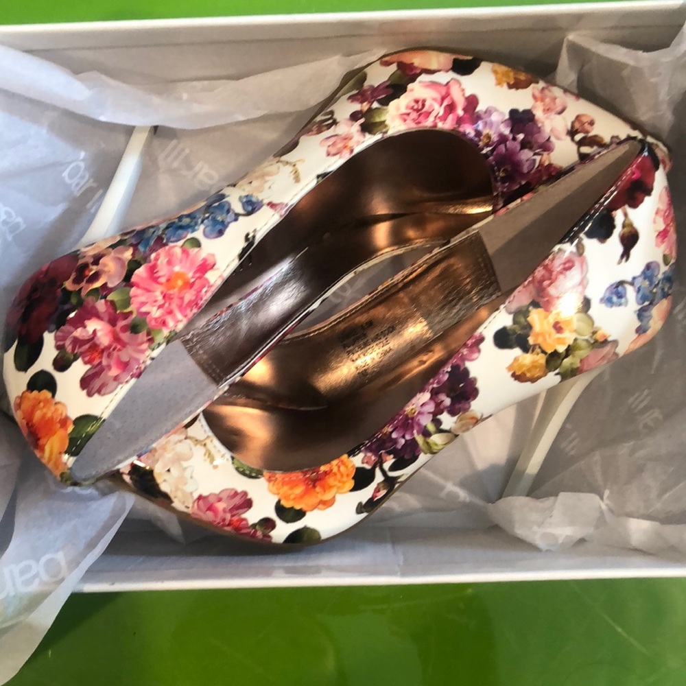 Never worn flower pattern
